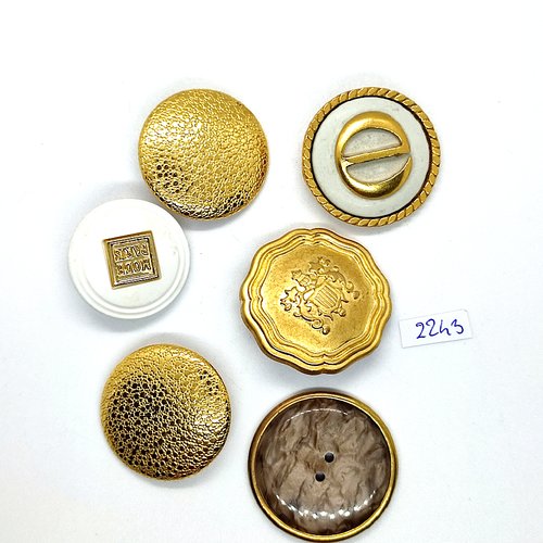 6 boutons en résine et métal doré et blanc - entre 27mm et 34mm - tr2243