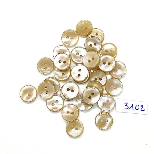 30 boutons en résine marron très clair / beige - 11/12mm - tr3102