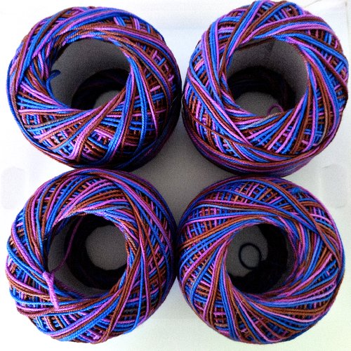 4 bobines de coton bleu fuchsia et marron - n°8