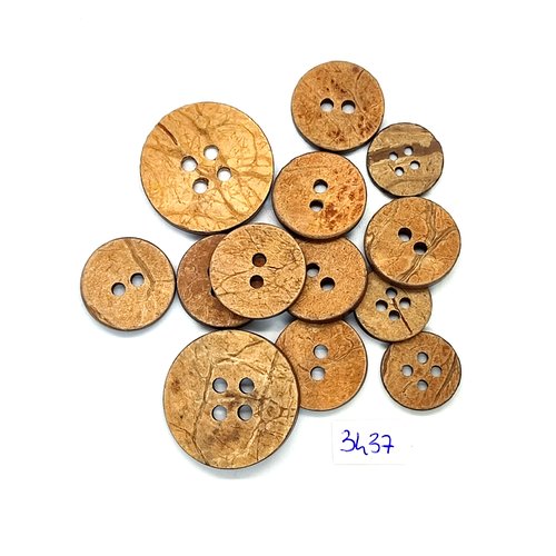 13 boutons en coco marron - entre 18mm et 31mm - tr3437