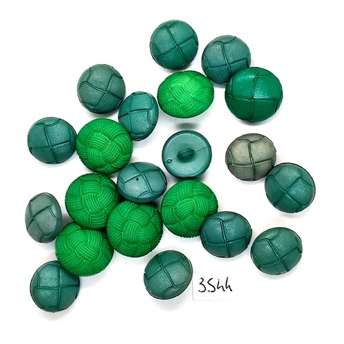 21 boutons en résine vert - taille diverse - tr3544