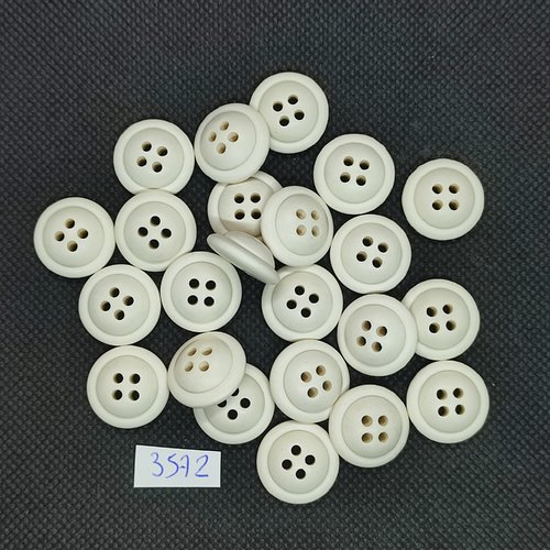 23 boutons en résine blanc - 18mm - tr3572
