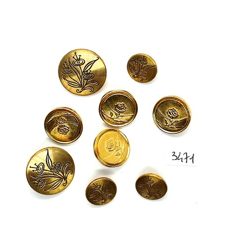 9 boutons en métal doré - fleur - entre 18mm et 22mm - tr3471