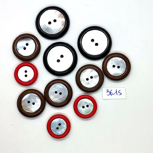 11 boutons en résine et nacre multicolore - entre 18mm et 27mm- tr3615