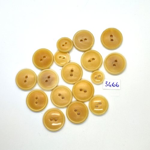 17 boutons en résine beige - taille diverse - tr3466