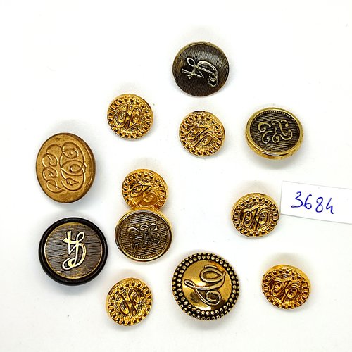 12 boutons en résine et métal doré - entre 15mm et 22mm - tr3684