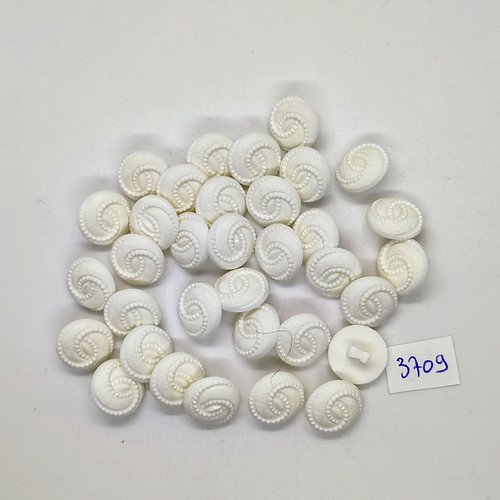 34 boutons en résine blanc - 14mm - tr3709