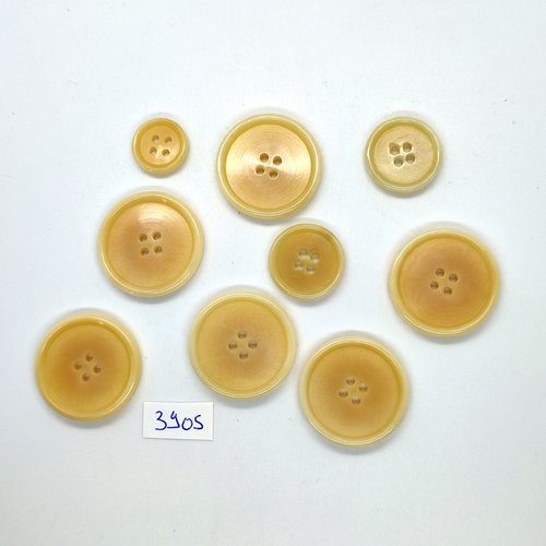 9 boutons en résine beige - 15mm - 21mm et 29mm - tr3905