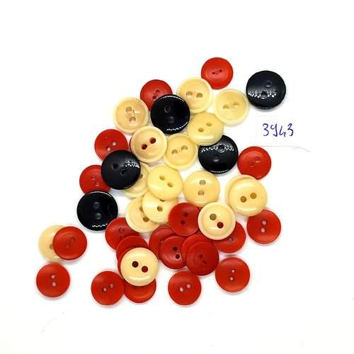 43 boutons en résine rouge noir et écru - 13mm et 14mm - tr3943