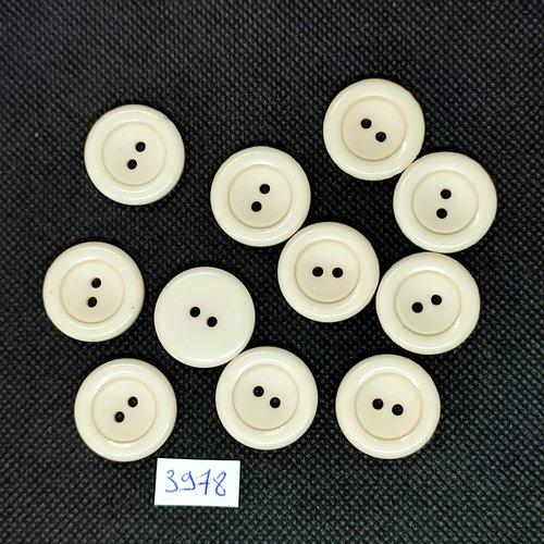 11 boutons en résine blanc cassé - 21mm - tr3978