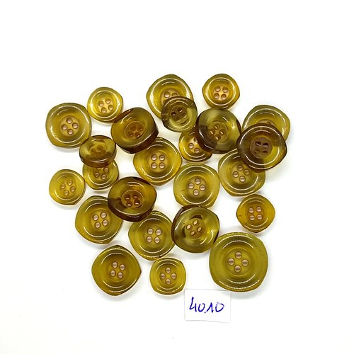 24 boutons en résine jaune / vert - entre 12mm et 20mm - tr4010