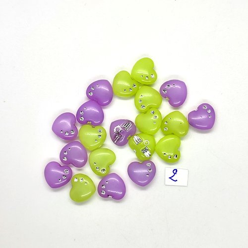 20 boutons en résine des coeurs lilas et vert clair et argenté - 13mm