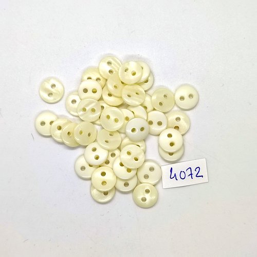 40 boutons en résine ivoire / blanc cassé - 10mm - tr4072