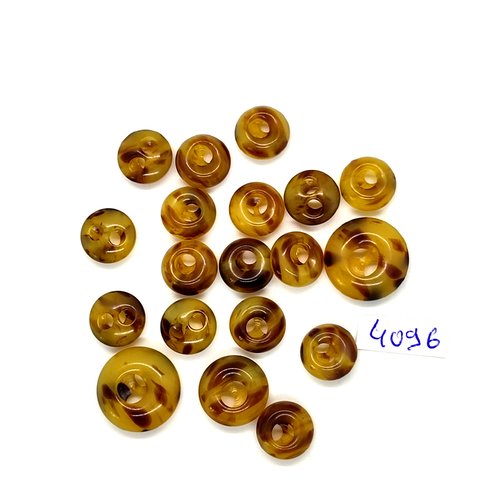 19 boutons en résine jaune et marron- 17mm - 15mm et 12mm - tr4096