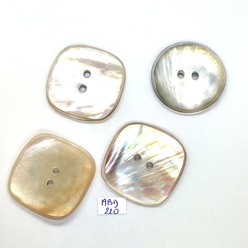 4 boutons en résine beige et gris - 43mm et 45x45mm - abd220