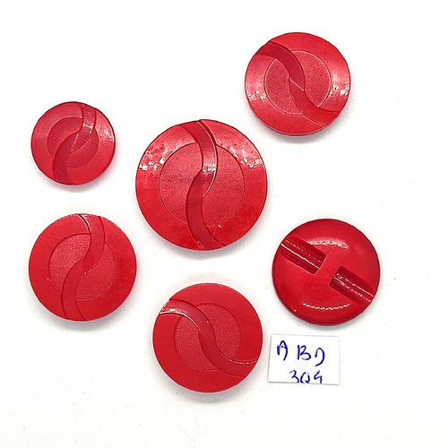 6 boutons en résine rouge - 27mm - 22mm et 18mm - abd304
