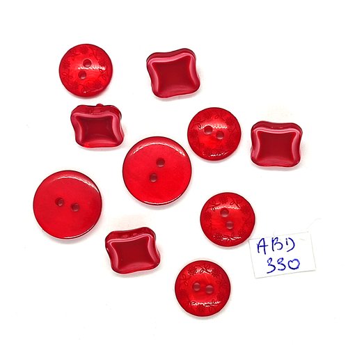 10 boutons en résine rouge - 18mm - 14mm et 13x13mm - abd330