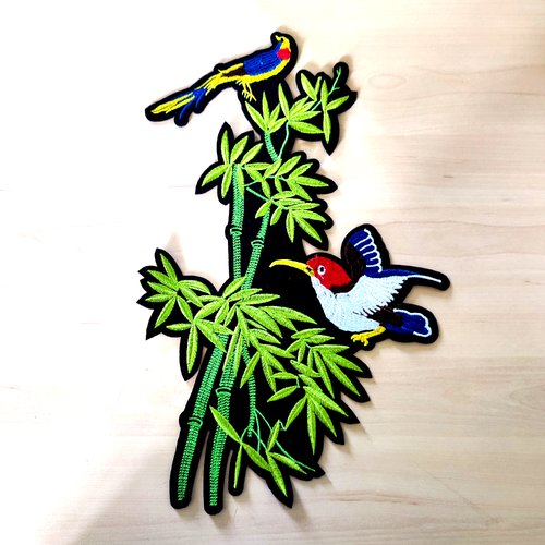 1 thermocollant / écusson à coudre - oiseau vert et multicolore