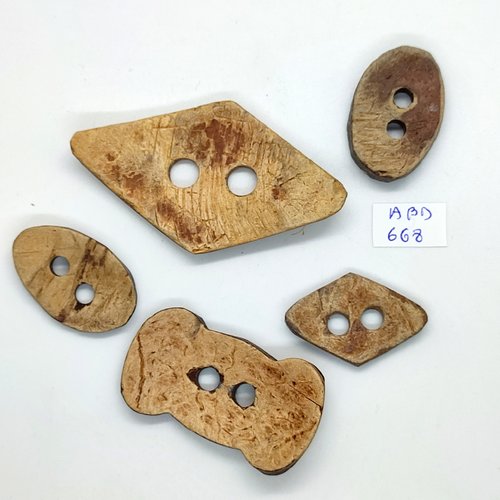 5 boutons en bois marron - taille et modèle différent - abd668