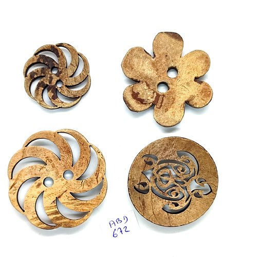 4 boutons en bois marron - taille et modèle différent - abd672