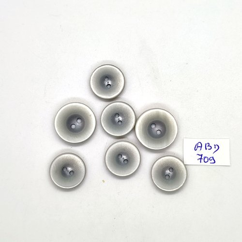 7 boutons en résine gris - 18mm et 15mm - abd709