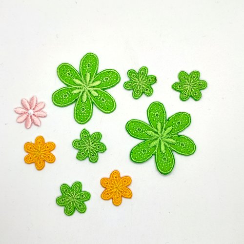 1 thermocollant / écusson à coudre - 9 fleurs jaune vert et rose - 43mm et 17mm