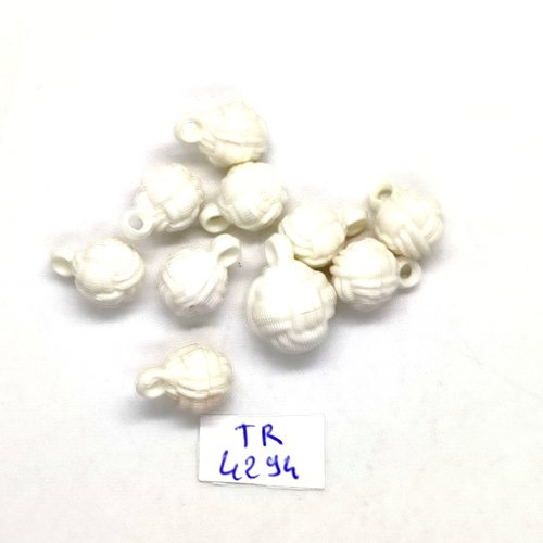 10 boutons en résine blanc - 13mm et 10mm - tr4294
