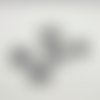 5 boutons en résine gris - 28mm et 22mm - abd814