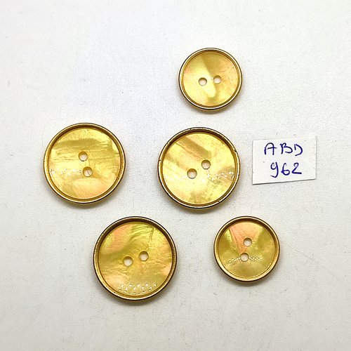 5 boutons en résine jaune et doré - 23mm et 18mm - abd962