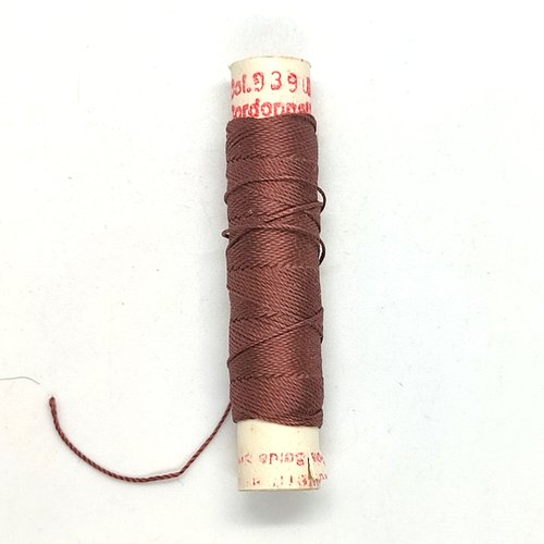 Fil de soie vieux rose - gutermann - 8m 40/3 - coloris 939