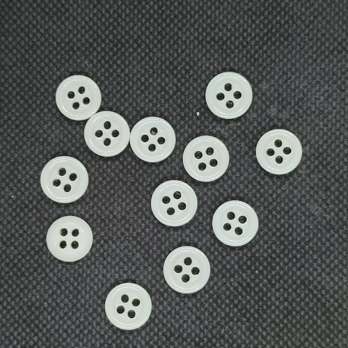 12 boutons en résine blanc cassé - 11mm