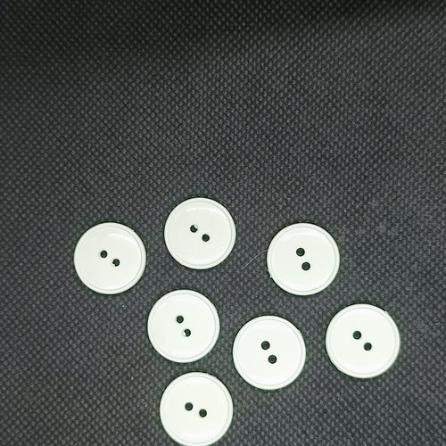 7 boutons en résine blanc - 18mm