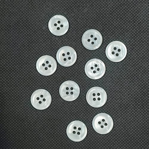 12 boutons en résine blanc - 15mm