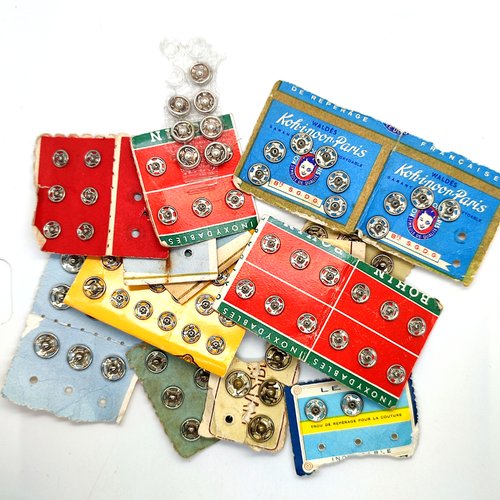 1 lot de boutons pressions en métal argenté - taille diverse
