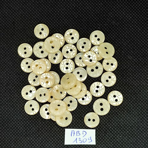43 boutons résine jaune clair - 11mm et 10mm - abd1309