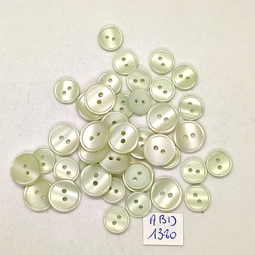 40 boutons résine vert clair - 13mm et 10mm - abd1380