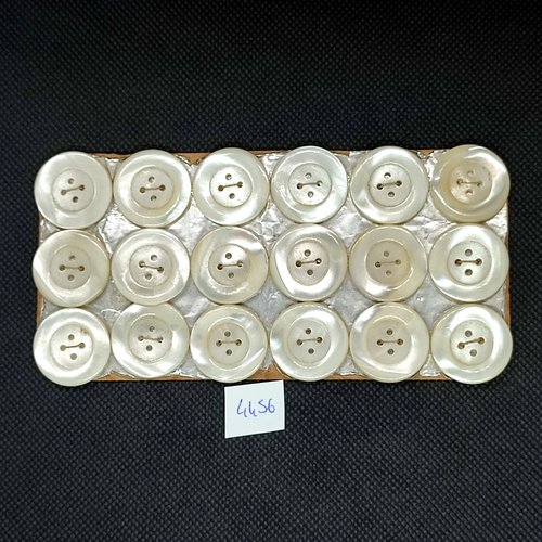 18 boutons en nacre beige clair - 22mm - tr4456