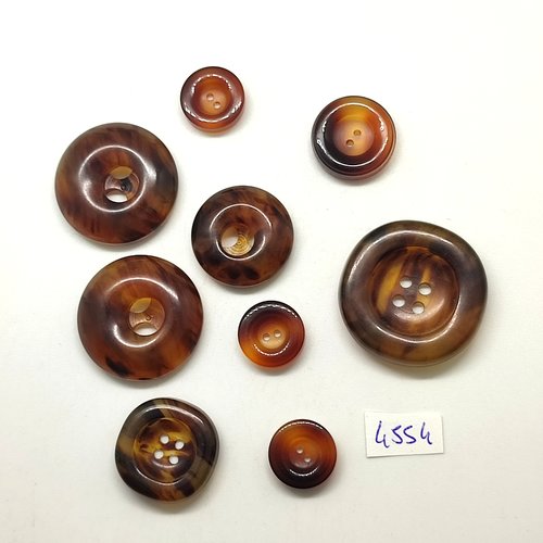 8 boutons en résine marron opaque - 30mm - 26mm - 21mm - 18mm et 13mm - tr4554