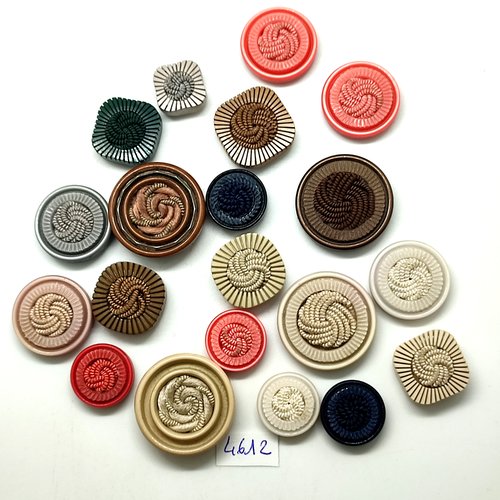 20 boutons en passementerie et résine  multicolore - entre 17mm et 27mm - tr4612