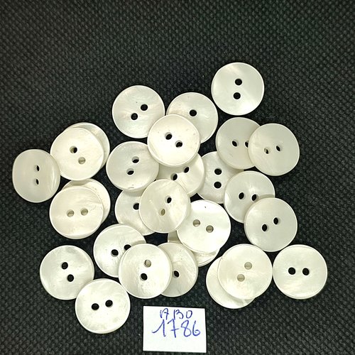 28 boutons en résine blanc cassé - 15mm - abd1786