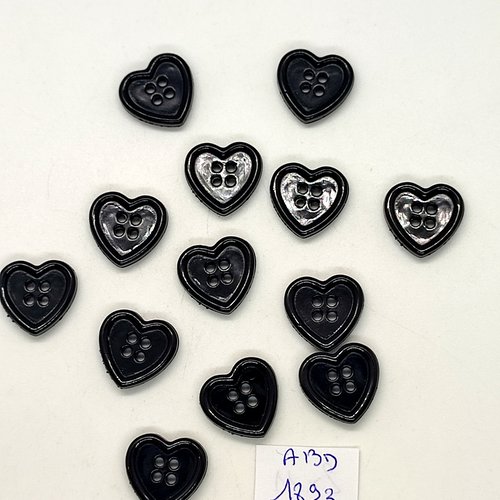 11 boutons en résine noir - un coeur - 16mm - abd1893