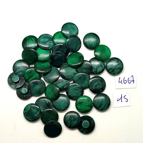 37 boutons en résine vert - 12mm - tr4667