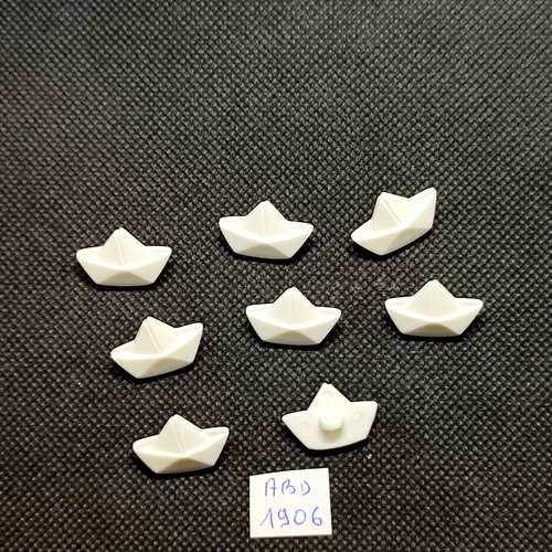 8 boutons fantaisie en résine blanc (un bateau) - 14x20mm - abd1906