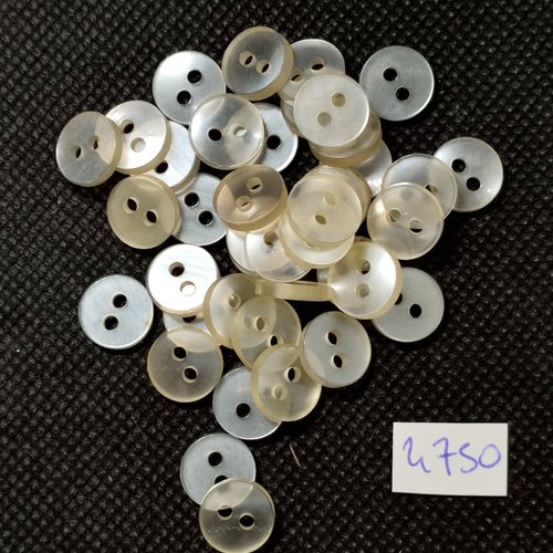 40 boutons en résine beige très clair - 10mm - tr4750