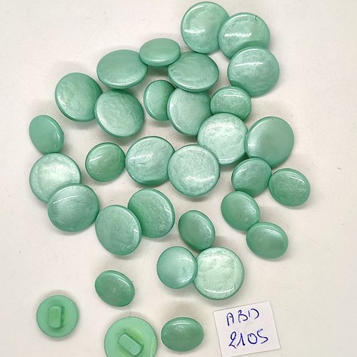 32 boutons en résine vert - 14mm et 11mm - abd21305