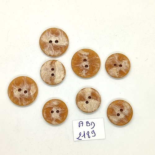 8 boutons en résine beige - 18mm et  15mm - abd2189