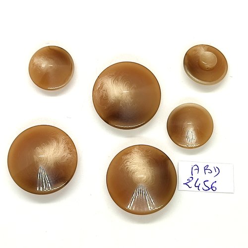 6 boutons en résine beige foncé - 23mm et 15mm - abd2456
