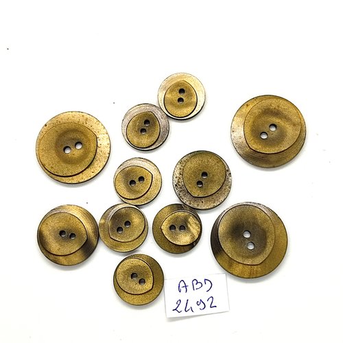 11 boutons en résine marron / vert - 22mm - 18mm et 14mm - abd2492