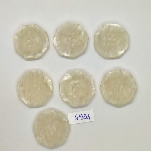 7 boutons en résine beige - 25mm - tr4931