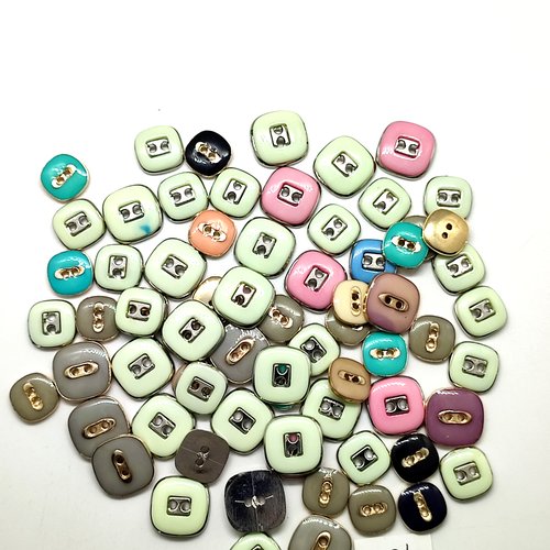 69 boutons en résine multicolore et doré dessous - entre 10mm et 14mm - tr4978